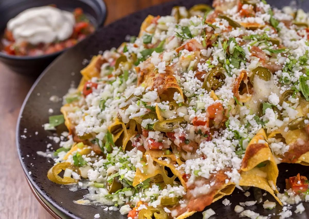 Botanas con queso, chile y vegetales